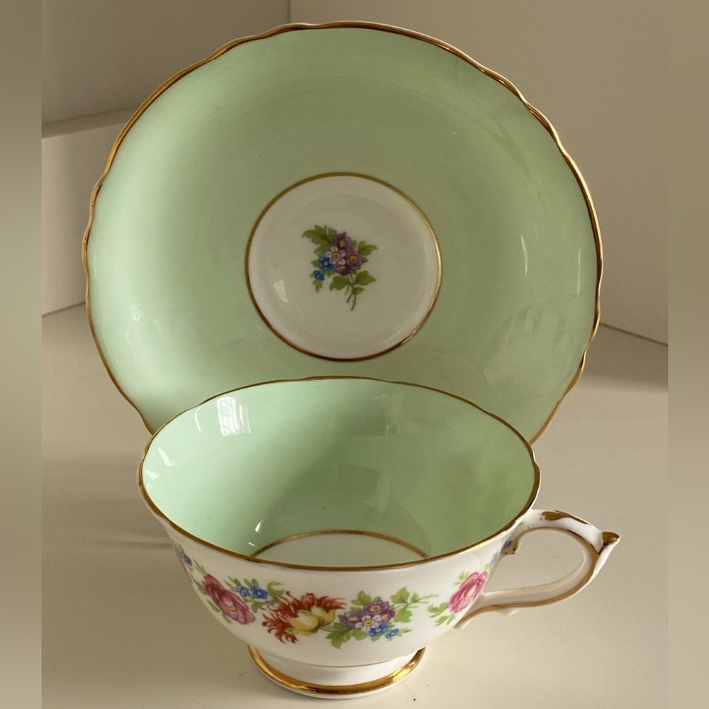 EUC VTG PARAGON DOUBLE WARRANT TEACUP AND SAUCER IN MINT GREEN AND FLORAL MOTIF